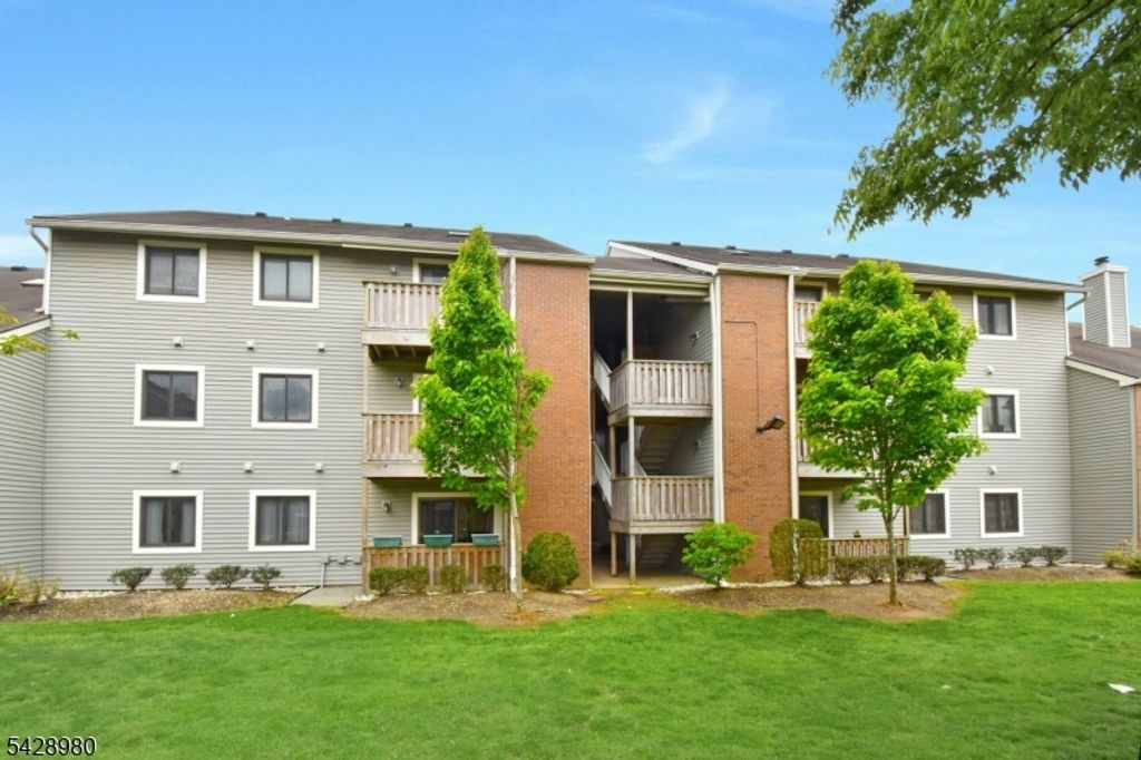 4815 Ravens Crest Dr, Plainsboro Twp., NJ 08536