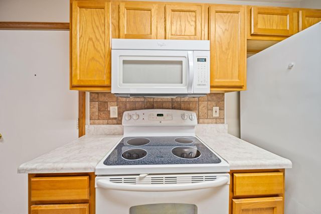 4296 Wincove Drive, Groveport, OH 43125