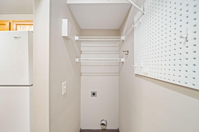 4296 Wincove Drive, Groveport, OH 43125