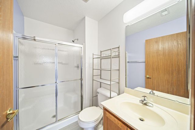 4296 Wincove Drive, Groveport, OH 43125