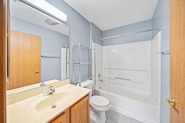 4296 Wincove Drive, Groveport, OH 43125