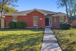 1542 Sunnymeadow Road, Lancaster, TX 75134