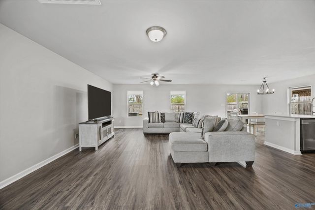 171 Sedgewick Drive, Owens Cross Roads, AL 35763