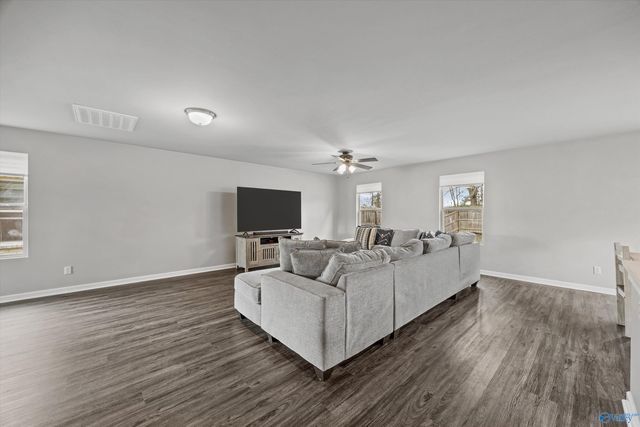 171 Sedgewick Drive, Owens Cross Roads, AL 35763