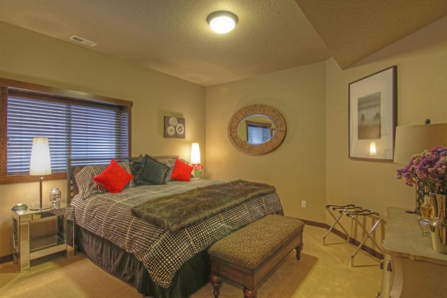 1002 W Osprey Heights Dr, Spokane, WA 99224