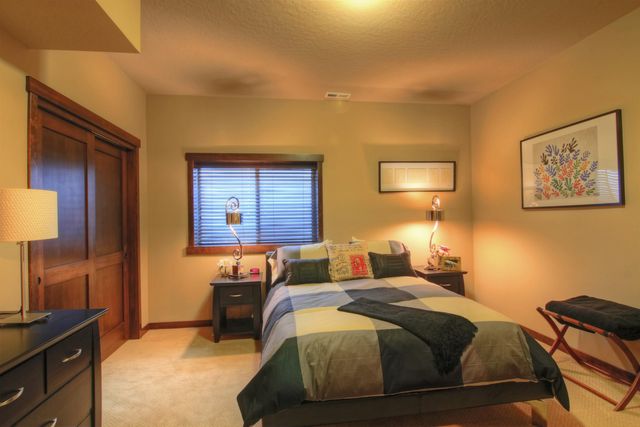 1002 W Osprey Heights Dr, Spokane, WA 99224