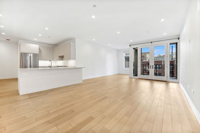 434 W melrose Street 201, Chicago, IL 60657