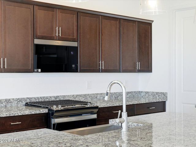 17752 W ILLINI Street, Goodyear, AZ 85338