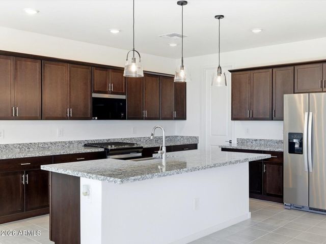 17752 W ILLINI Street, Goodyear, AZ 85338
