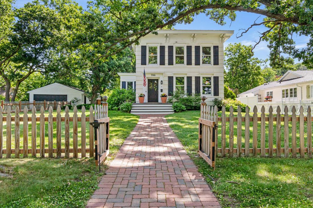 706 6th Street, Hudson, WI 54016