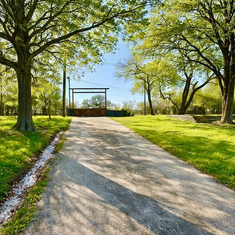 104 Advance Road, Weatherford, TX 76088