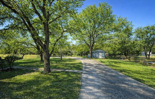 104 Advance Road, Weatherford, TX 76088