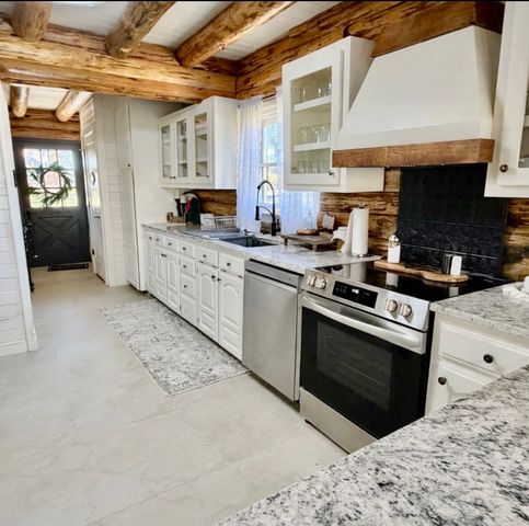 104 Advance Road, Weatherford, TX 76088