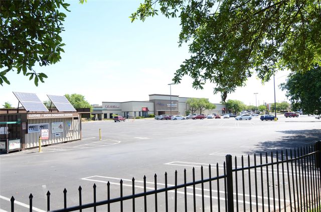 7685 Northcross DR 1109, Austin, TX 78757