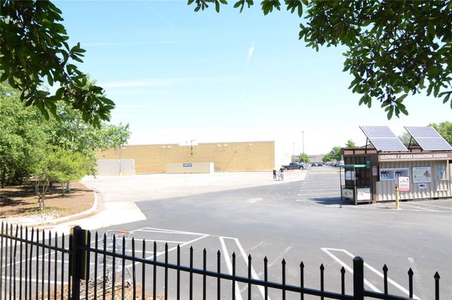 7685 Northcross DR 1109, Austin, TX 78757