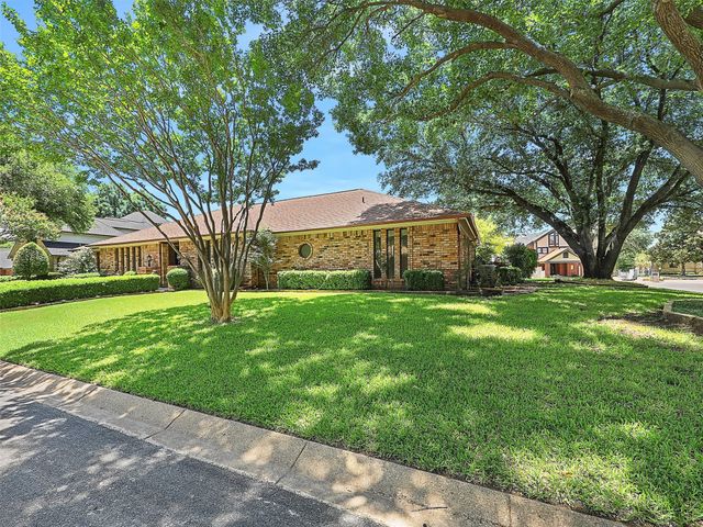 9101 Westwood Shores Drive, Fort Worth, TX 76179