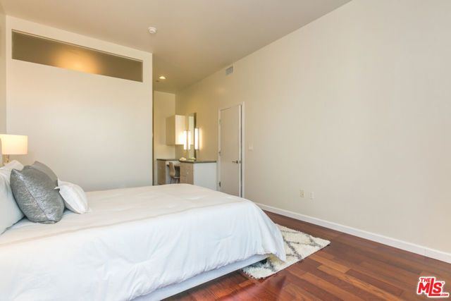 1100 Wilshire Boulevard 3504, Los Angeles, CA 90017