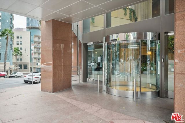 1100 Wilshire Boulevard 3504, Los Angeles, CA 90017
