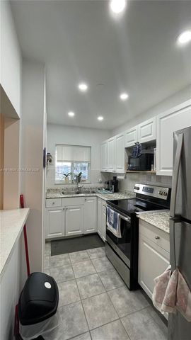5300 Washington Street J312, Hollywood, FL 33021