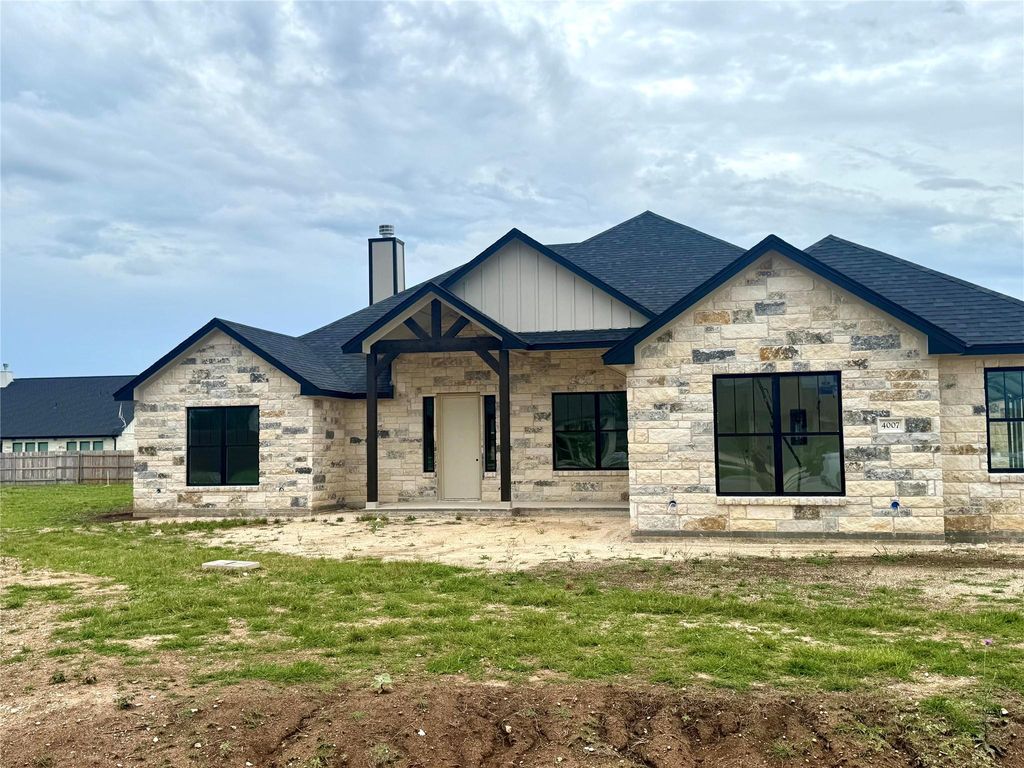 4007 Integrity LN, Salado, TX 76571