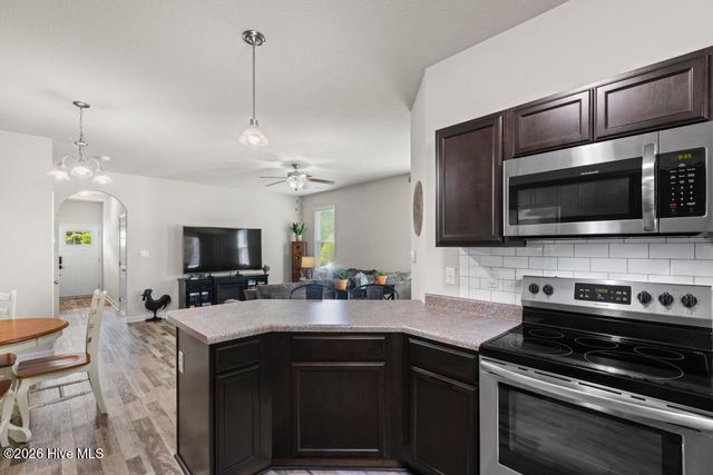 621 Winfall Drive, Holly Ridge, NC 28445