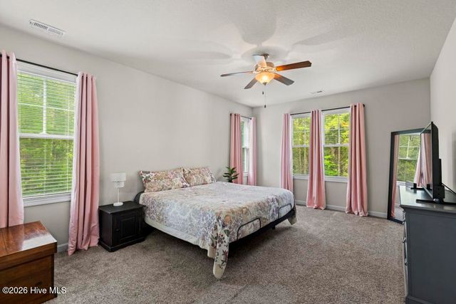 621 Winfall Drive, Holly Ridge, NC 28445