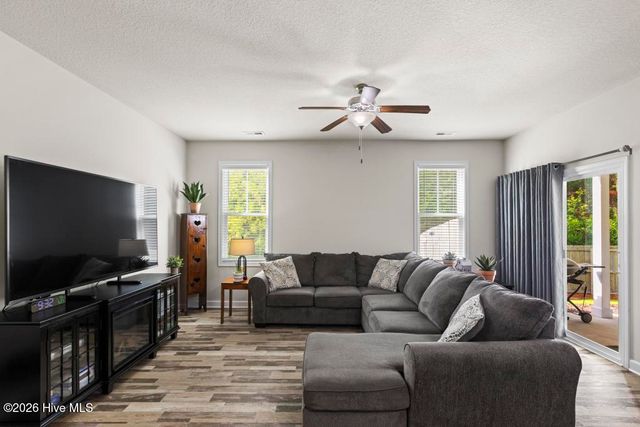 621 Winfall Drive, Holly Ridge, NC 28445