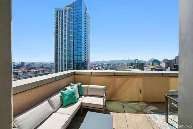 355 1st Street S2503, San Francisco, CA 94105