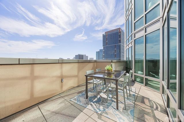 355 1st Street S2503, San Francisco, CA 94105