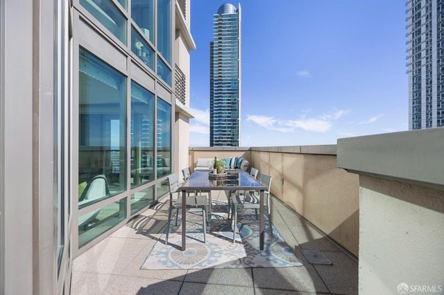 355 1st Street S2503, San Francisco, CA 94105