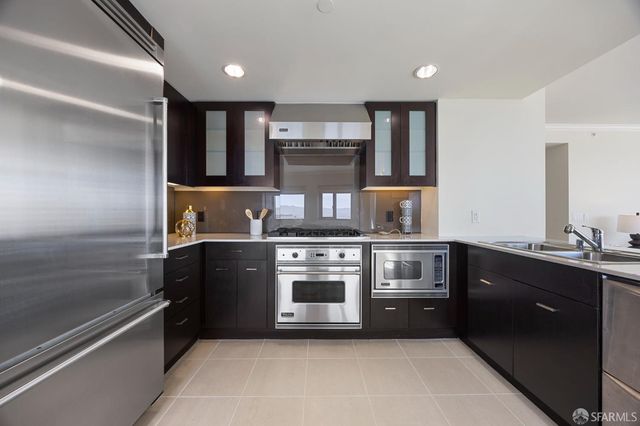 355 1st Street S2503, San Francisco, CA 94105