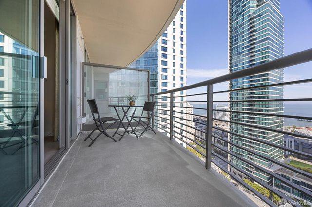 355 1st Street S2503, San Francisco, CA 94105