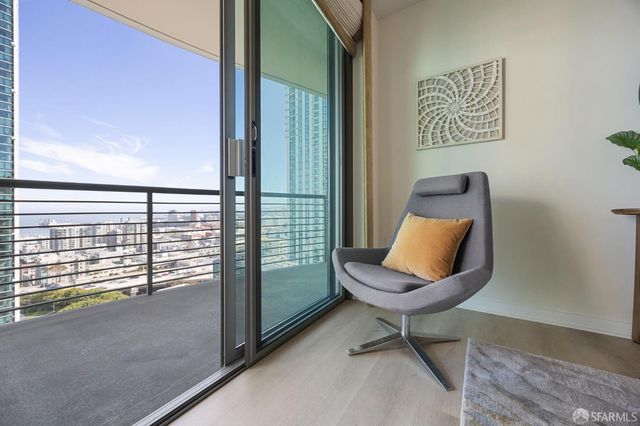 355 1st Street S2503, San Francisco, CA 94105