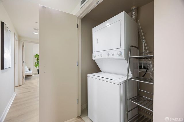 355 1st Street S2503, San Francisco, CA 94105