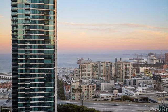 355 1st Street S2503, San Francisco, CA 94105