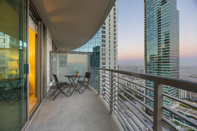 355 1st Street S2503, San Francisco, CA 94105