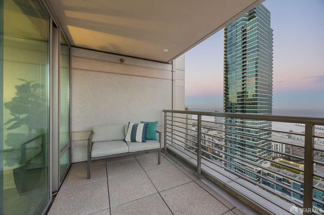 355 1st Street S2503, San Francisco, CA 94105