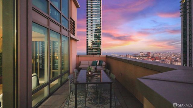 355 1st Street S2503, San Francisco, CA 94105