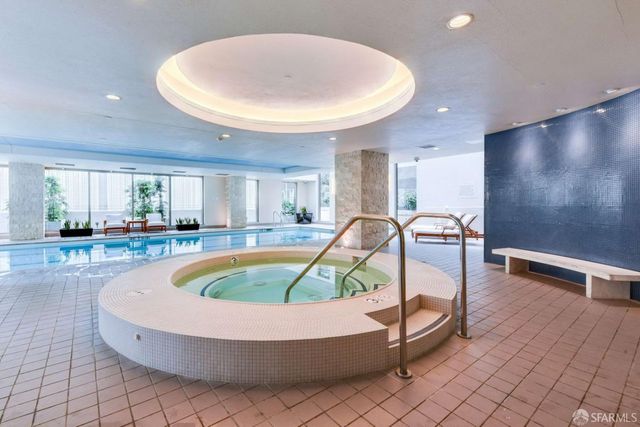 355 1st Street S2503, San Francisco, CA 94105