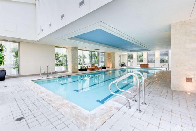 355 1st Street S2503, San Francisco, CA 94105