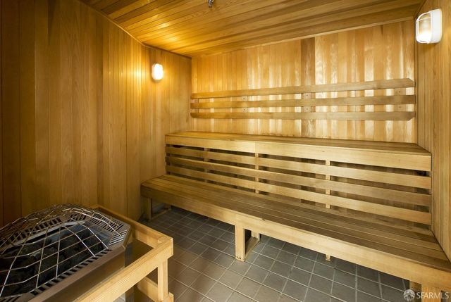 355 1st Street S2503, San Francisco, CA 94105