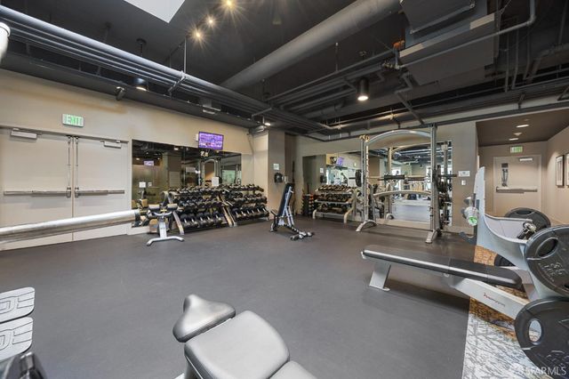 355 1st Street S2503, San Francisco, CA 94105