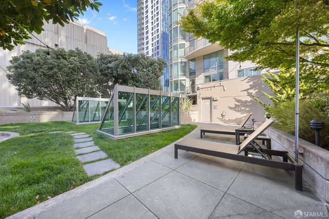 355 1st Street S2503, San Francisco, CA 94105