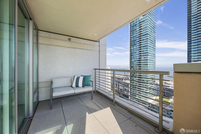 355 1st Street S2503, San Francisco, CA 94105