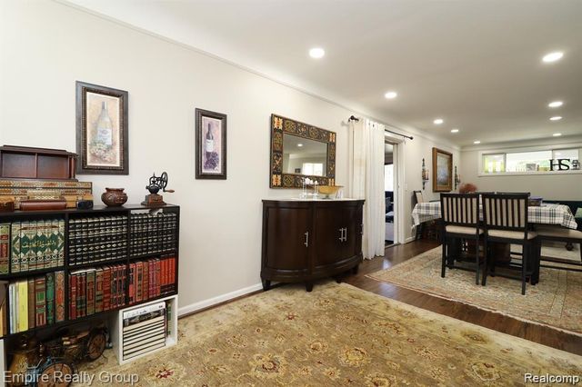 5959 Highview Street, Dearborn Heights, MI 48127