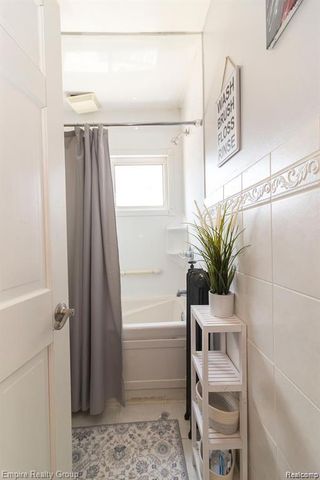 5959 Highview Street, Dearborn Heights, MI 48127