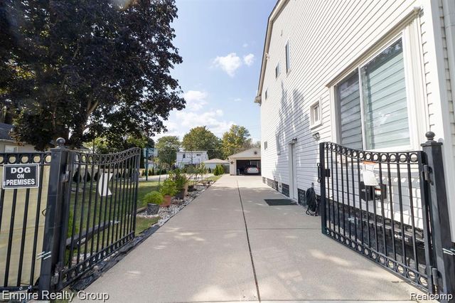 5959 Highview Street, Dearborn Heights, MI 48127