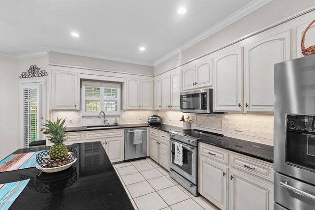 106 Haddington Park Lane, Dothan, AL 36305
