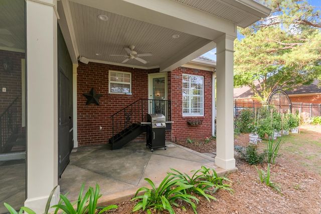 106 Haddington Park Lane, Dothan, AL 36305