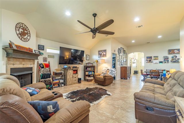 4203 Jasper Lane, Granbury, TX 76049